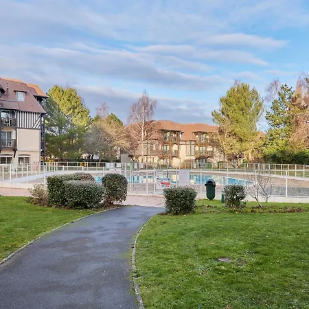 Celoria - Piscine Partagee *