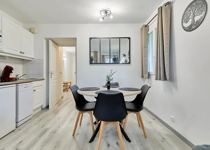 Celoria - Piscine Partagee Apartment