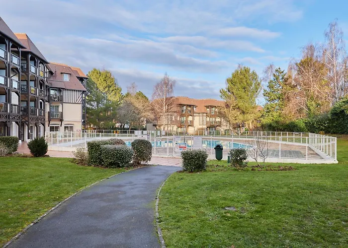 Celoria - Piscine Partagee *